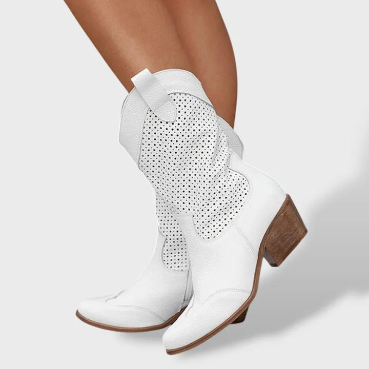 Botas Elegantes Modernas para Mulher com Perfurações