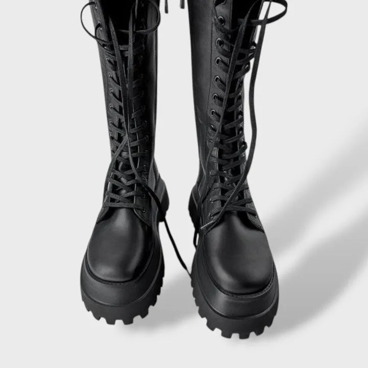 Botas Modernas Robustas para Mulher com Cordões