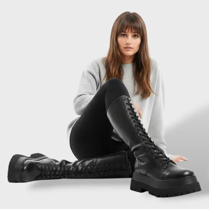 Botas Modernas Robustas para Mulher com Cordões